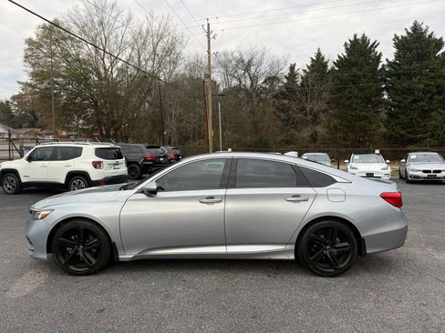 Used 2019 Honda Accord Sport image 4