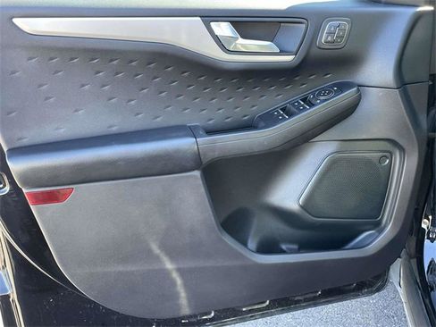 Certified 2020 Ford Escape SEL image 9