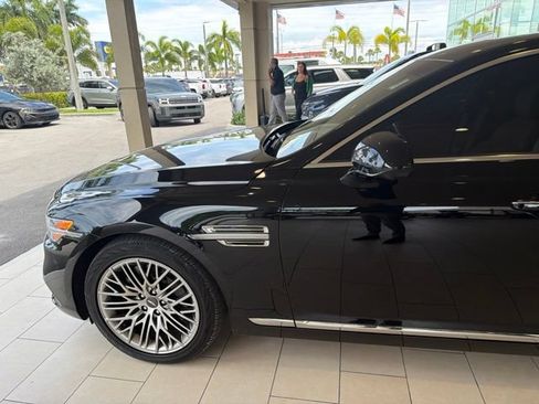 Used 2022 Genesis G90 3.3T Premium RWD image 11