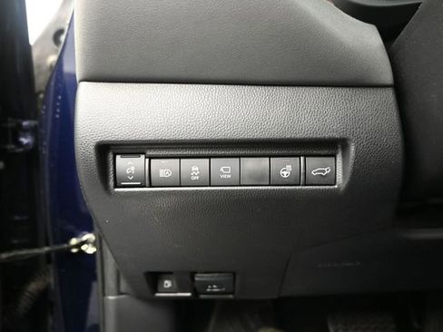 Used 2022 Toyota Venza Limited w/ Advanced Technology Package image 14