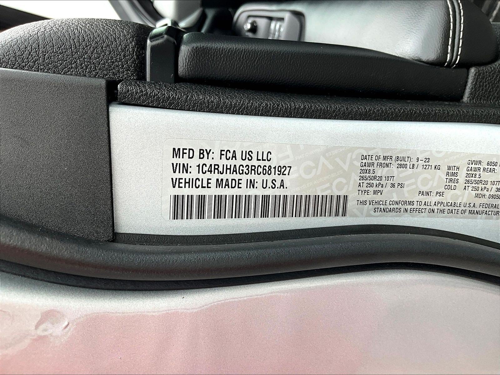 Used 2024 Jeep Grand Cherokee Altitude AWD/4WD image 17