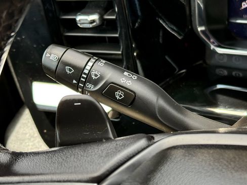 Used 2023 Chevrolet Silverado 1500 RST AWD/4WD image 28