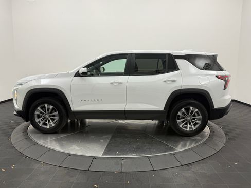 Used 2026 Chevrolet Equinox LT AWD/4WD image 4
