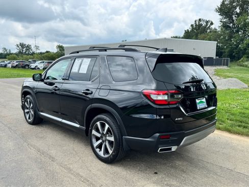Used 2025 Honda Pilot Elite image 4