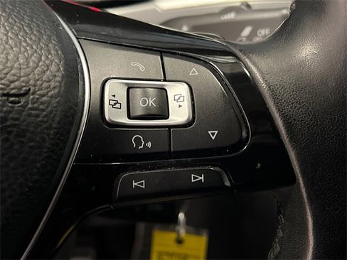 Used 2018 Volkswagen Passat 2.0T R-Line image 21