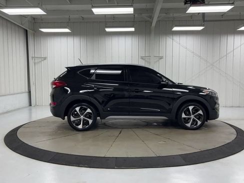 Used 2017 Hyundai Tucson Sport w/ Cargo Package FWD image 9