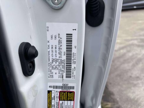 Used 2022 Toyota Tundra SR5 w/ SR5 Premium Package AWD/4WD image 13