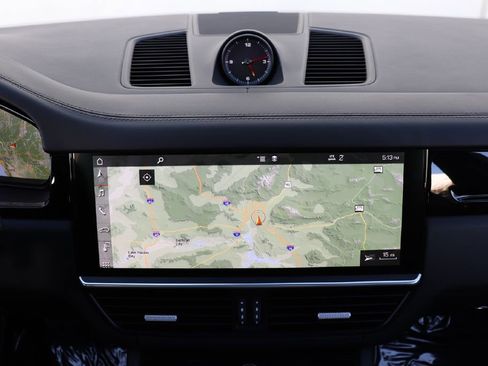 Used 2019 Porsche Cayenne S image 46