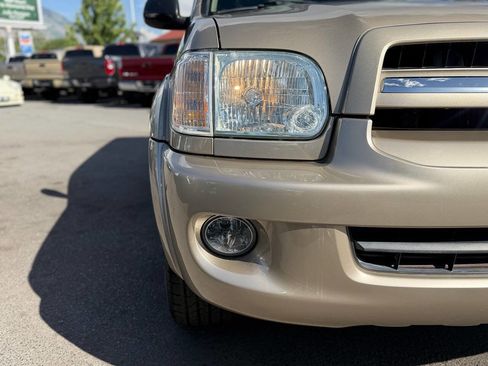 Used 2005 Toyota Sequoia SR5 RWD image 46