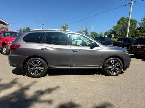 Used 2017 Nissan Pathfinder Platinum w/ Cargo Package AWD/4WD image 8