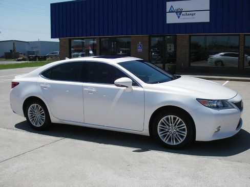 Used 2013 Lexus ES 350 w/ Premium Pkg FWD image 3