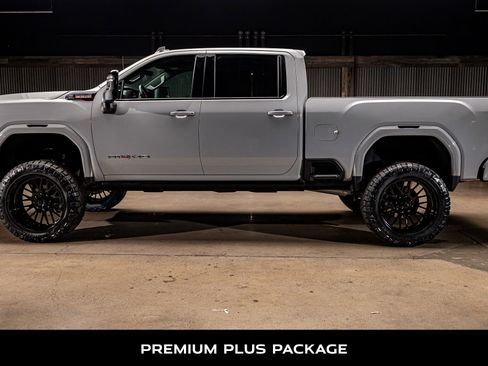 Used 2025 GMC Sierra 2500 AT4 w/ AT4 Premium Plus Package image 6