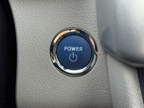 Used 2018 Toyota Highlander Limited image 23