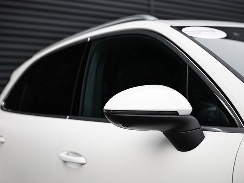 Certified 2025 Porsche Cayenne image 16