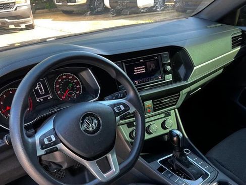 Used 2019 Volkswagen Jetta FWD image 14