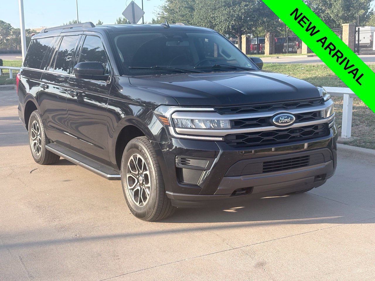 Used 2023 Ford Expedition Max XLT AWD/4WD image 1
