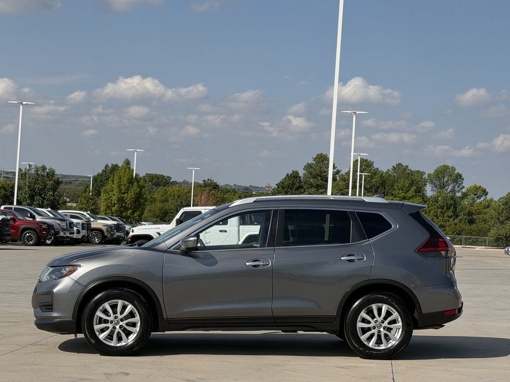 Used 2019 Nissan Rogue SV FWD image 3