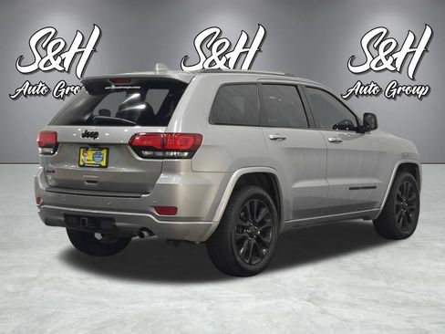 Used 2019 Jeep Grand Cherokee Altitude AWD/4WD image 18