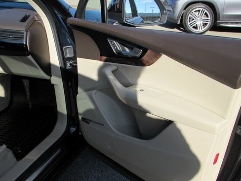 Used 2017 Audi Q7 3.0T Premium Plus image 25