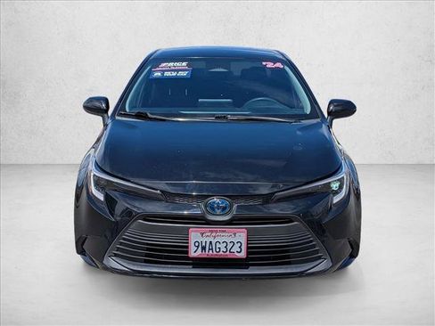 Used 2024 Toyota Corolla LE w/ LE Convenience Package FWD image 2