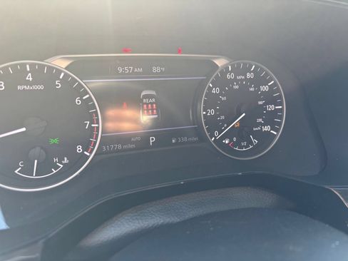 Used 2025 Nissan Pathfinder SV AWD/4WD image 30
