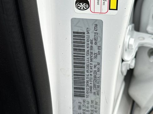 Used 2019 RAM 1500 Rebel image 32