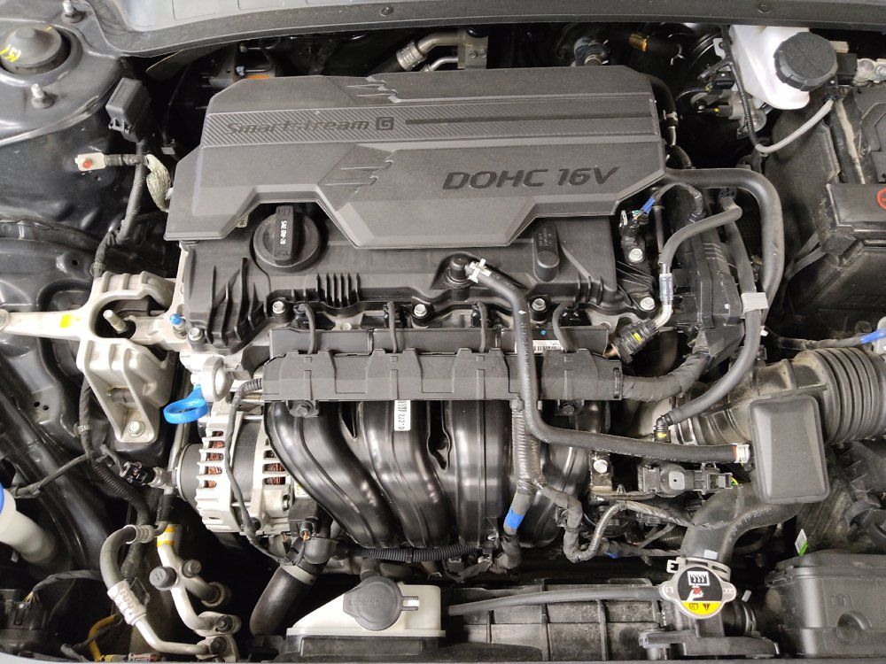 Used 2025 Hyundai Elantra SEL FWD image 30