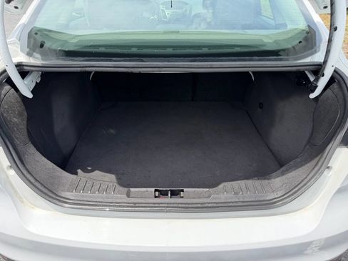 Used 2018 Ford Focus SE FWD image 12