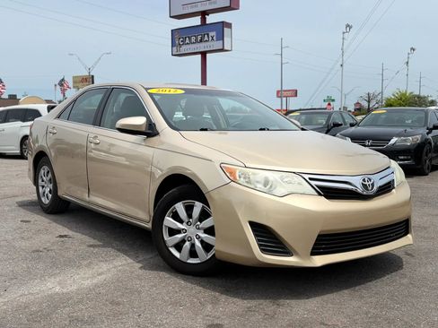 Used 2012 Toyota Camry LE FWD image 2