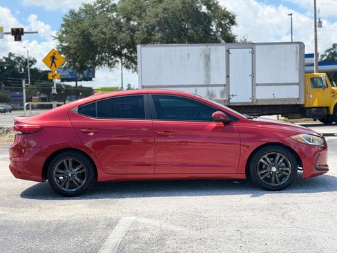 Used 2017 Hyundai Elantra SE FWD image 6
