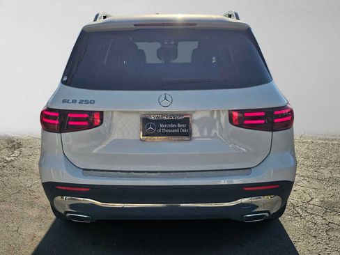 Used 2026 Mercedes-Benz GLB 250 image 4