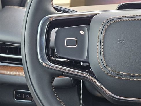 New 2025 Lincoln Navigator Black Label image 24