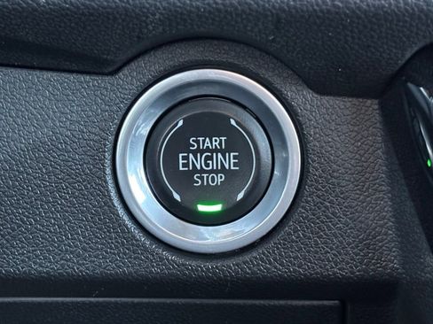 Used 2024 Chevrolet Traverse LT image 25