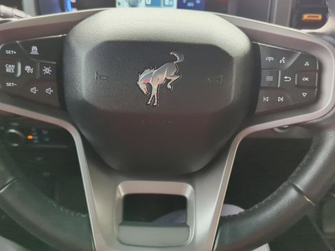 Used 2024 Ford Bronco Badlands image 15