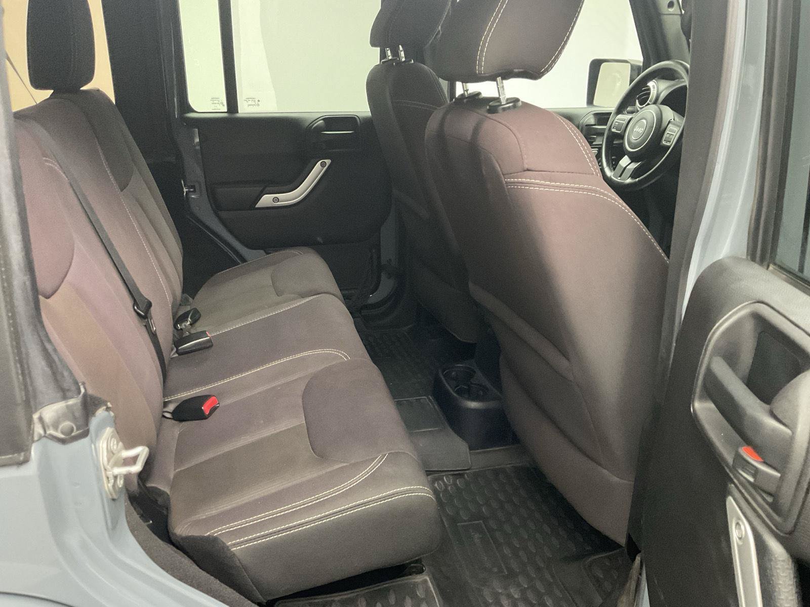 Used 2015 Jeep Wrangler Unlimited Sahara AWD/4WD image 22