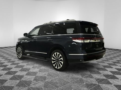 Used 2024 Lincoln Navigator Reserve image 3