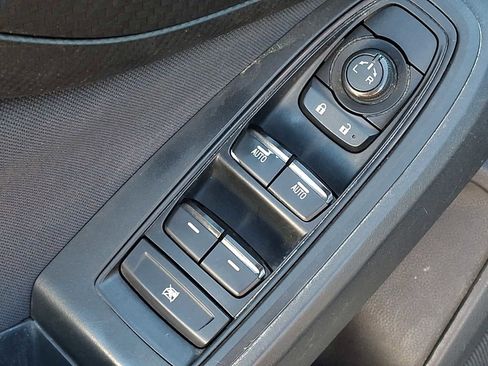 Used 2018 Subaru Crosstrek 2.0i Premium image 26