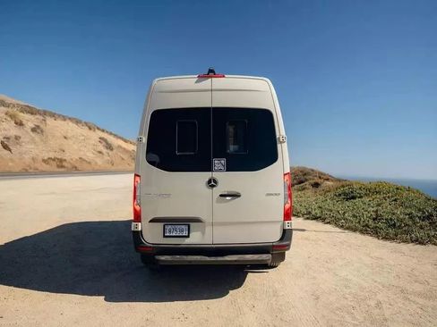 Used 2021 Mercedes-Benz Sprinter 2500 image 65