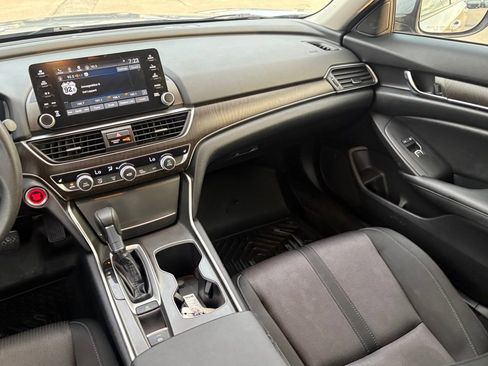 Used 2019 Honda Accord EX image 14