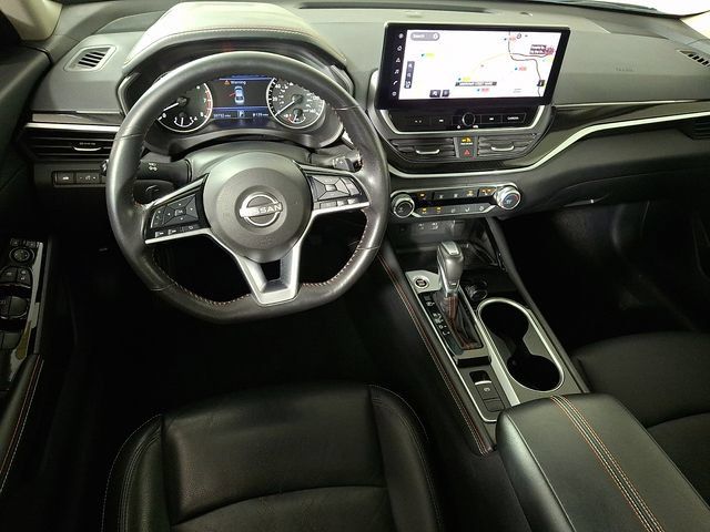 Used 2023 Nissan Altima 2.5 SR w/ SR Premium Package AWD/4WD image 2