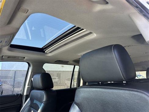 Used 2019 Chevrolet Suburban Premier w/ RST 6.2L Performance Edition image 18
