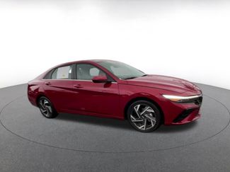 Used 2025 Hyundai Elantra SEL video 2