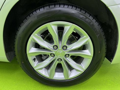 Used 2019 Chevrolet Malibu LT FWD image 15