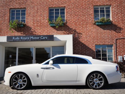 Used 2018 Rolls-Royce Wraith image 3