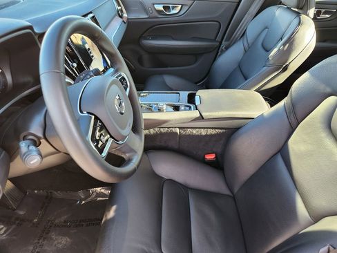 Used 2025 Volvo S60 T8 Plus image 3