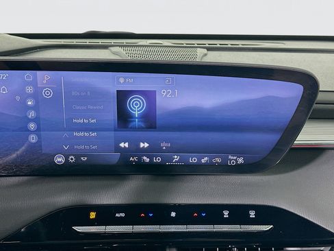 Used 2025 Buick Enclave Preferred image 21