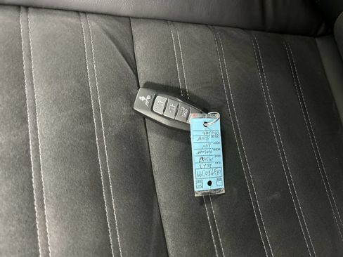 Used 2023 Mitsubishi Outlander SE AWD/4WD image 12