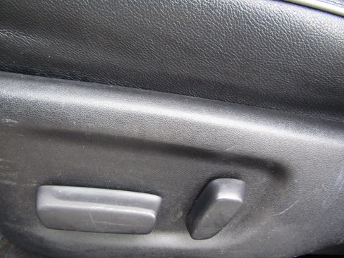 Used 2019 Toyota Corolla XLE image 20