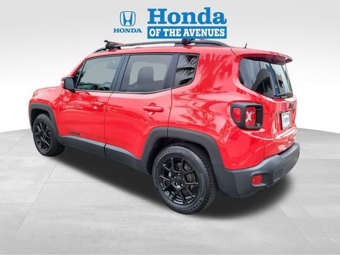 Used 2019 Jeep Renegade Altitude w/ Quick Order Package 2XM FWD image 3