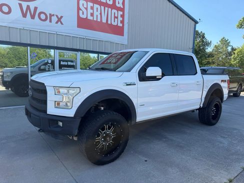 Used 2015 Ford F150 Lariat w/ Equipment Group 502A Luxury AWD/4WD image 42
